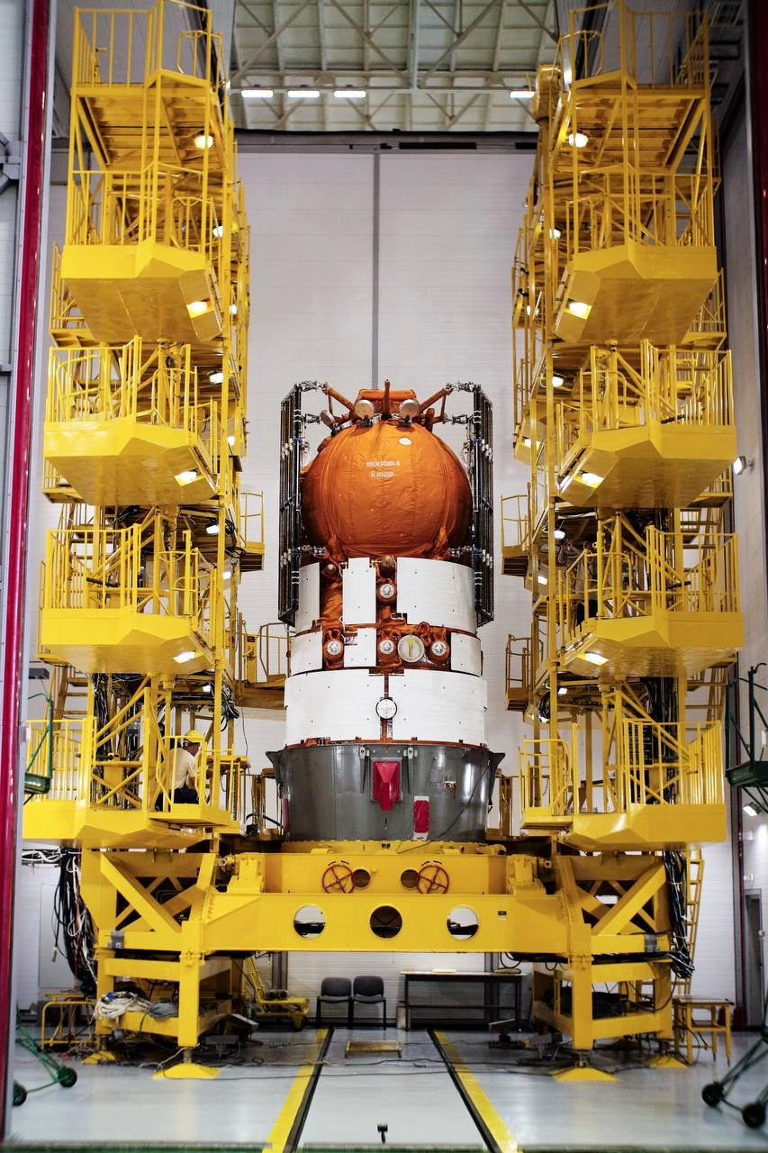 На Байконуре собрали космическую головную часть для запуска биоспутника «Бион-М» № 2 - tvspb.ru