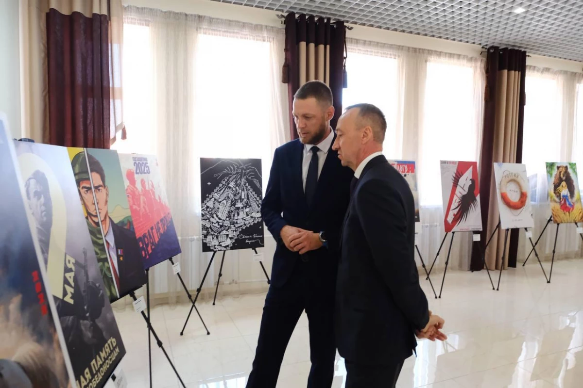 Участники первого потока программы «Время героев» посетили выставку «Время смыслов» - tvspb.ru