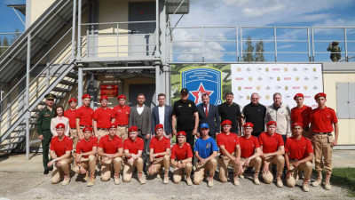 Герой России, участник программы «Время героев», начальник Главного Штаба «ЮНАРМИЯ» Владислав Головин принял участие в церемонии закрытия лагеря «Гвардеец»