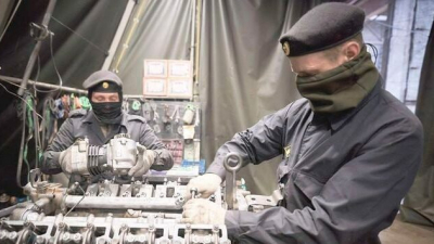 Командир отделения технического обслуживания и ремонта колёсной техники с позывным «Артист» отвечает за исправность и выход машин на боевые задачи