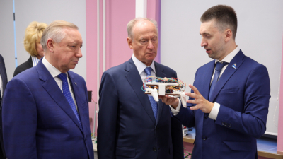 Александр Беглов: В Петербурге порядка 6 тысяч школьников получили сертификаты о первой профессии по 24 специальностям