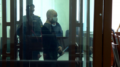 За стрельбу в полицейского жителя поселка Коммунар лишат свободы на 13 лет