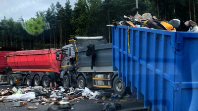 В массовом ДТП с грузовиками на КАД никто не пострадал