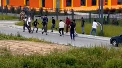 Мигранты устроили массовую драку в Янино: 30 участников потасовки оказались в полиции