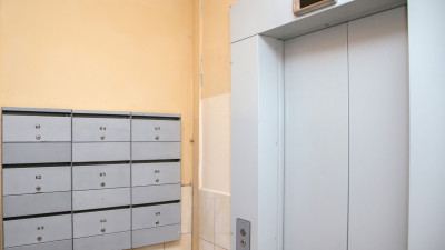 По поручению Александра Беглова в многоквартирном доме на улице Сикейроса заменили старые лифты