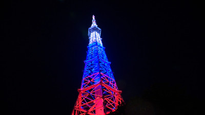 Петербургская телебашня окрасилась в цвета российского триколора в честь завершения первого тура конкурса «Учитель года»