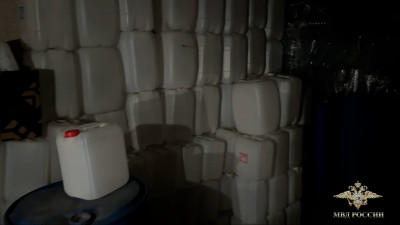 В Ленобласти задержали третьего подозреваемого в продаже суррогатного алкоголя