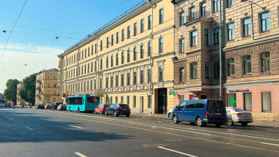 На Старо-Петергофском проспекте и двух мостах Адмиралтейского района обновили асфальт