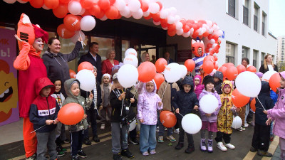 В Ломоносовском и Всеволожском районах открыли построенные девелопером ПИК два детских сада и школу