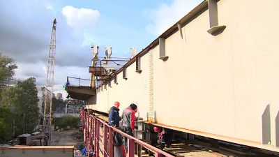 Ключевой этап реконструкции Цимбалинского путепровода: началась надвижка пролёта