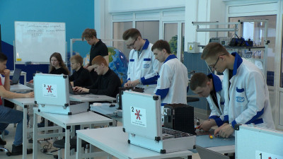 Александр Беглов поздравил студентов с Днем первокурсника