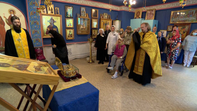 В храм при Госпитале для ветеранов войн доставили мощи святителя Луки Крымского
