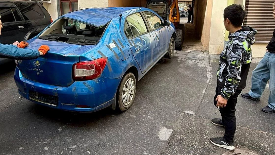 На спецстоянки Петербурга отправили 800 разобранных автомобилей за 8 месяцев - tvspb.ru