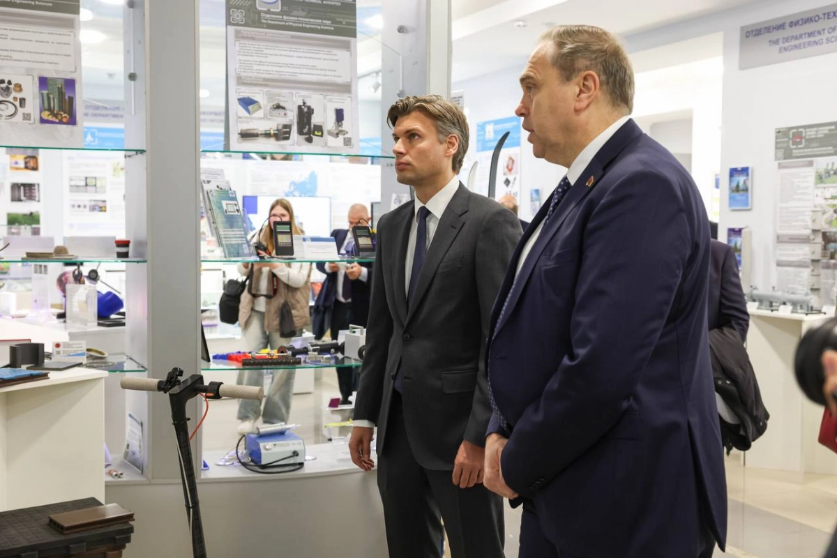 Дмитрий Баканов обсудил развитие космического сотрудничества между Россией и Беларусью в Минске - tvspb.ru