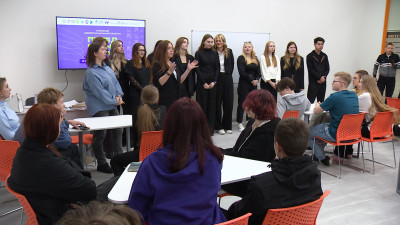 Школьники со всей страны решают бизнес-кейсы на хакатоне «Предпринимай» в Петербурге