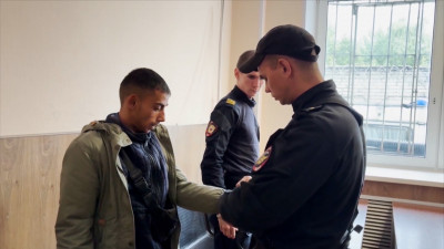 Оружие, незарегистрированные машины и нелегалы: полиция провела рейд в Волховском районе