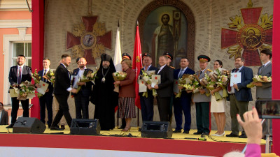 В Александро-Невской лавре наградили выдающихся петербуржцев