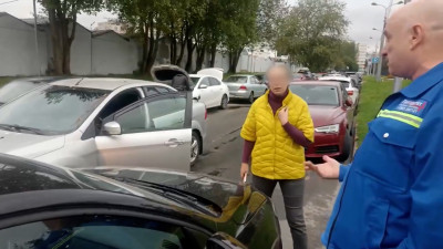 Полиция наказала петербурженку, отказавшуюся пропускать скорую