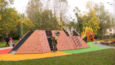 Новую детскую площадку открыли в МО «Княжево» по программе «Петербургские дворы»