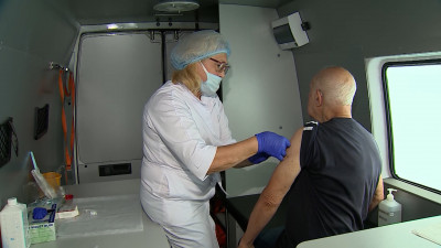 За три недели в Петербурге привились от гриппа более 400 тыс. человек