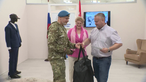 Комплекты адаптивной одежды вручили в Петербурге ветеранам СВО