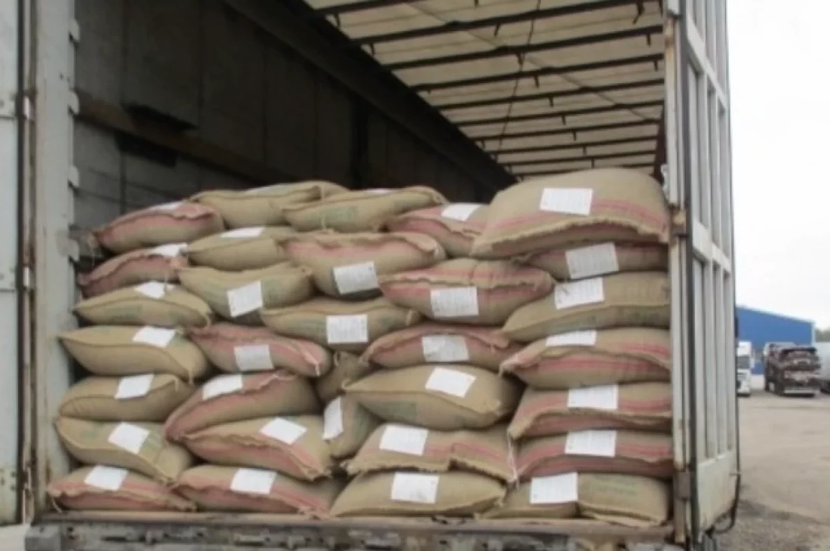 Сто тонн бразильского кофе не пустили в Петербург из-за опасной мухи - tvspb.ru