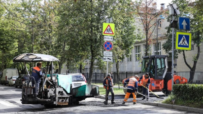 Петербургские дорожники и садовники неделю готовились к Дню знаний