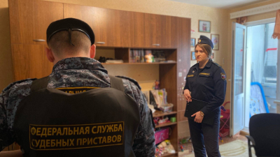 Курили и устроили пожар: петербурженке запретили сдавать комнату в коммуналке без согласия соседки