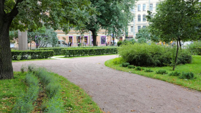 В Петербурге завершается благоустройство сквера Галины Старовойтовой