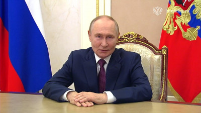 Владимир Путин поздравил школьников, студентов, педагогов и родителей учеников с Днем знаний