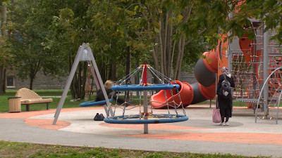 Пруд для уток, сенсорный сад и зоны отдыха: как преобразился один из скверов в Калининском районе