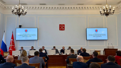 Евгений Разумишкин: Во время осеннего месячника в Петербурге очистят 301 млн квадратных метров территории