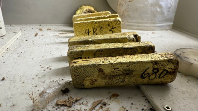 Водитель грузовика пытался вывезти из России в Китай 34 килограмма золота