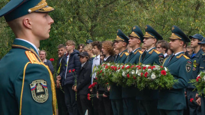 Память жертв блокады Ленинграда почтили сегодня в Московском Парке Победы