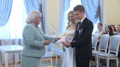 В Петербурге выберут лучшую ведущую торжественной церемонии бракосочетания и имянаречения