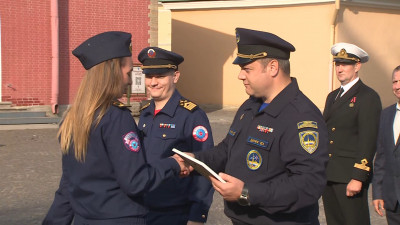 Лучших спасателей службы ВОСВОД наградили в Петропавловской крепости