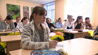 Почти 4 тысячи девятиклассников стали студентами колледжей по новой программе