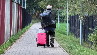 В Ленобласти бездомный пытался затащить ребёнка в кусты