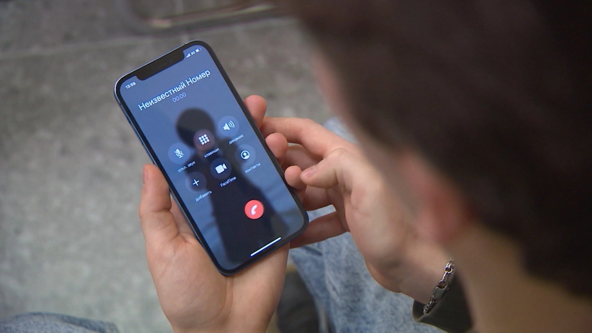 В Петербурге пенсионер лишился 1,8 млн, поверив в историю о ДТП - tvspb.ru