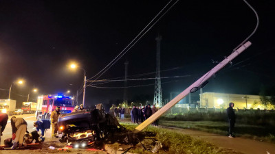 В Шушарах фура столкнулась с легковушкой — пострадали три человека