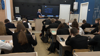 Двойник ядерного реактора, рельсотрон и лекарство от рака: петербургские школьники-финалисты «Научной вселенной» рассказали о своих проектах