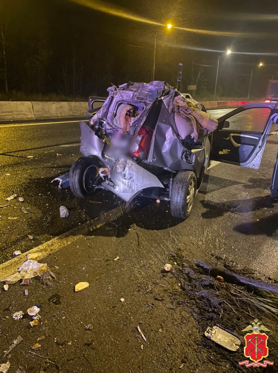На трассе М-10 под Петербургом грузовик врезался в «Ладу»: водитель — в крайне тяжелом состоянии - tvspb.ru