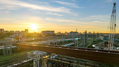 Александр Беглов: Начата надвижка пролетного строения нового Цимбалинского путепровода – он будет пропускать вдвое больше автомобилей, обеспечив прохождение поездов ВСМ