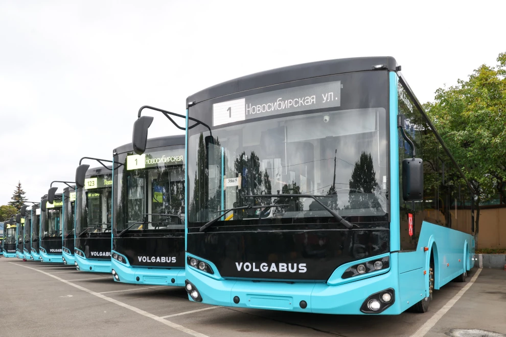 Александр Беглов: 30 новых автобусов ЛиАЗ и 53 Volgabus прибыли в Петербург, они уже готовятся выйти на городские маршруты - tvspb.ru