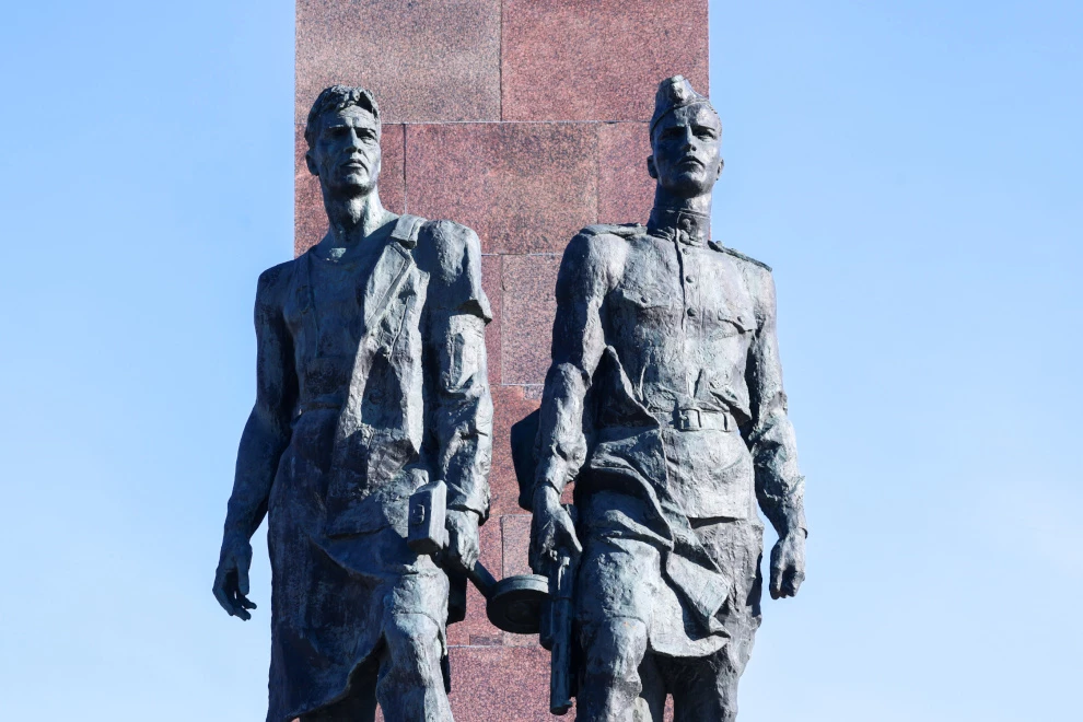 Александр Беглов: Петербург увековечивает память героев Великой Отечественной войны и СВО - tvspb.ru