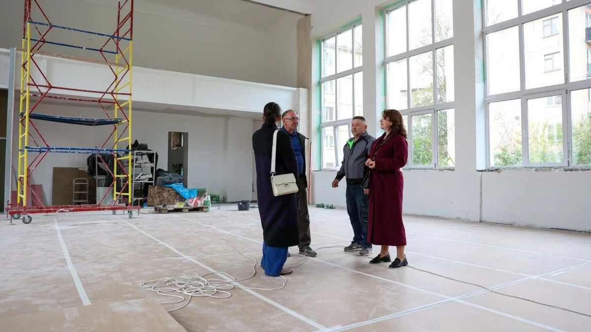 Единороссы Красногвардейского района проверили ход капитального ремонта филиала лицея № 533 - tvspb.ru