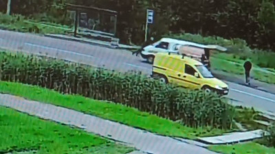 В Металлострое нелегальный торговец арбузами оказал яростное сопротивление сотрудникам ККИ