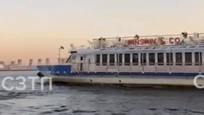 Теплоход «Чайка» с 70 пассажирами на борту сел на мель в Финском заливе