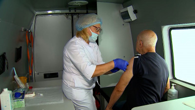 Александр Беглов: К концу сентября  от гриппа вакцинировались почти четверть петербуржцев