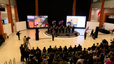 Гвардейскому Ленинградскому полку исполнилось три года